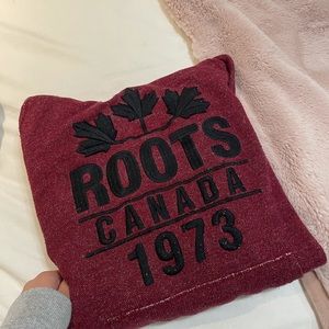 ROOTS sweater
